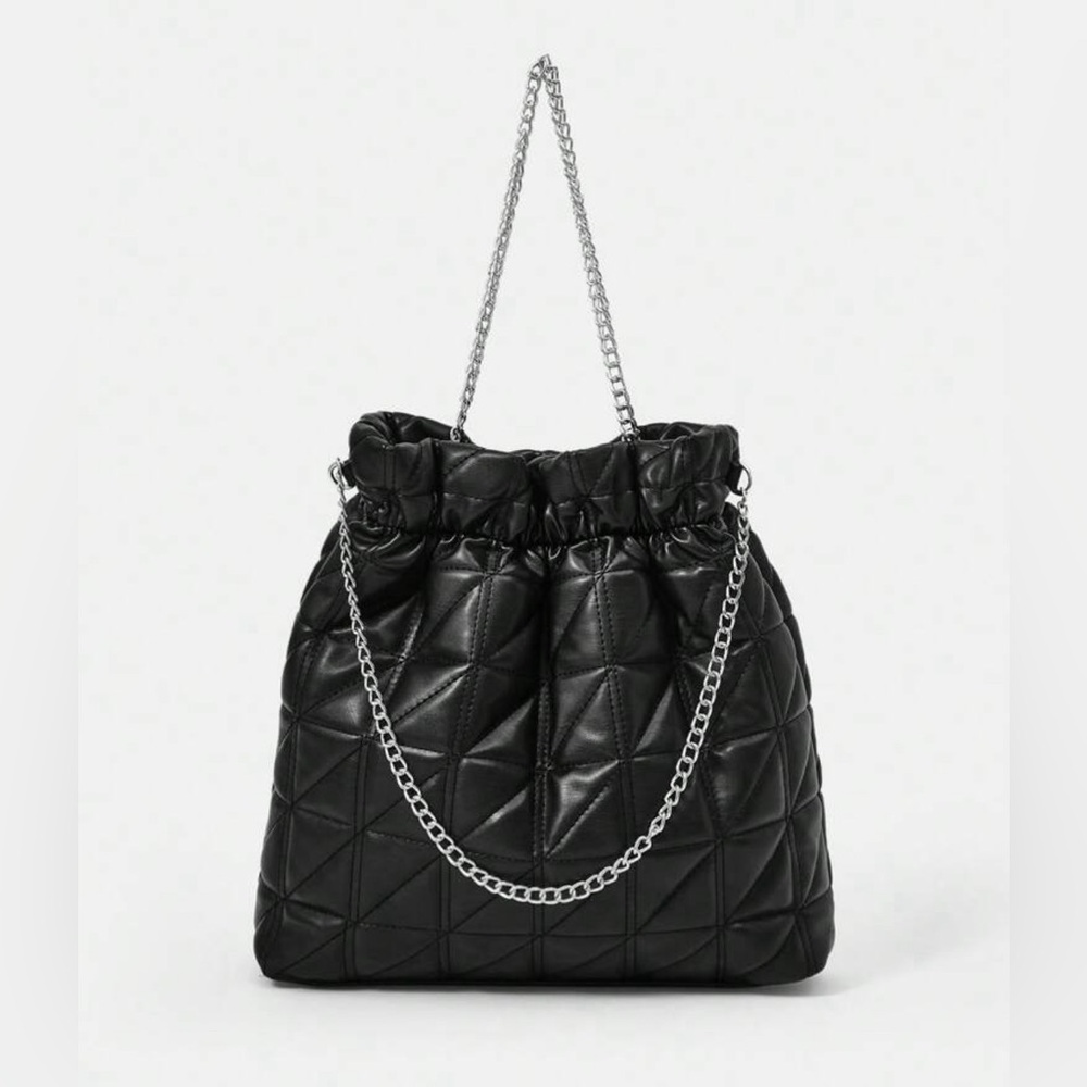 Large Capacity Quilted Chain Detail Bag